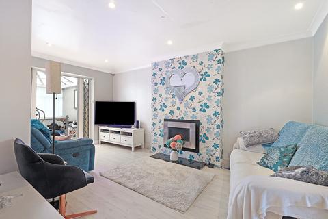 undefined, Grovewood Place, Essex IG8