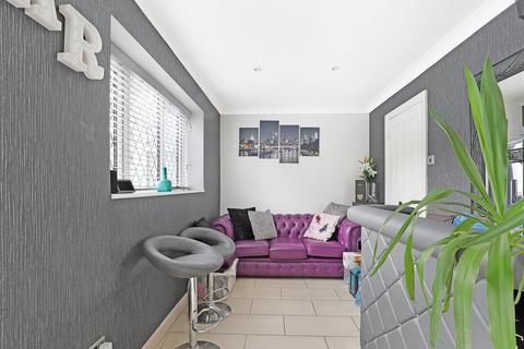 undefined, Grovewood Place, Essex IG8