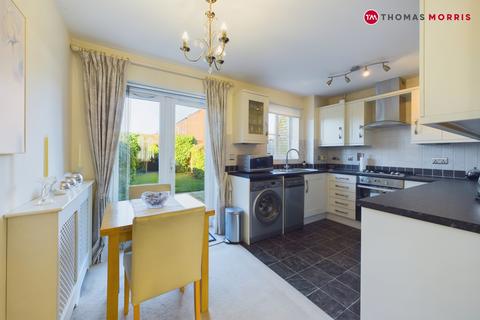 2 bedroom terraced house for sale, Siskin Close, Hertfordshire SG8