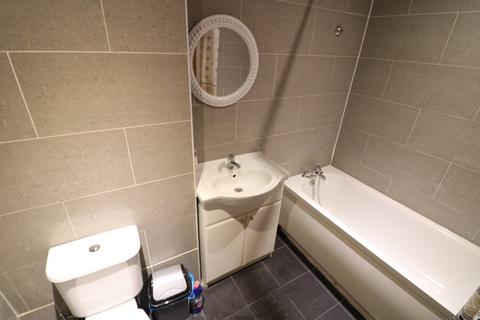 1 bedroom apartment to rent, High Road, Ilford IG1