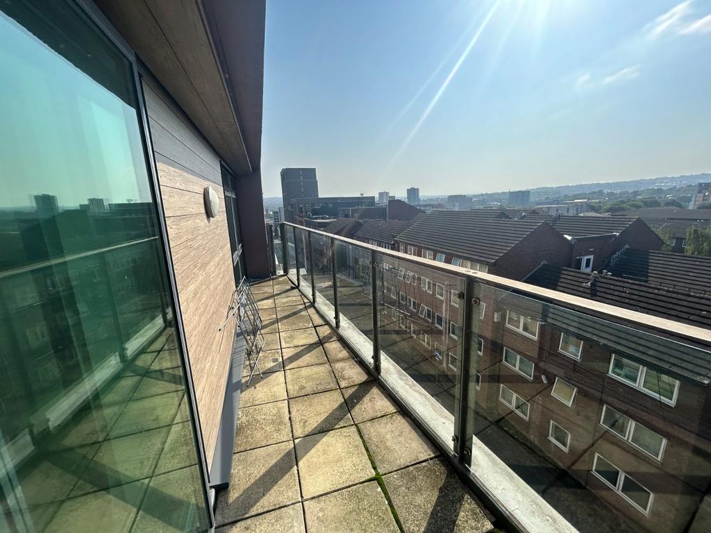 Apartment in Sheffield, South Yorkshire - View 2