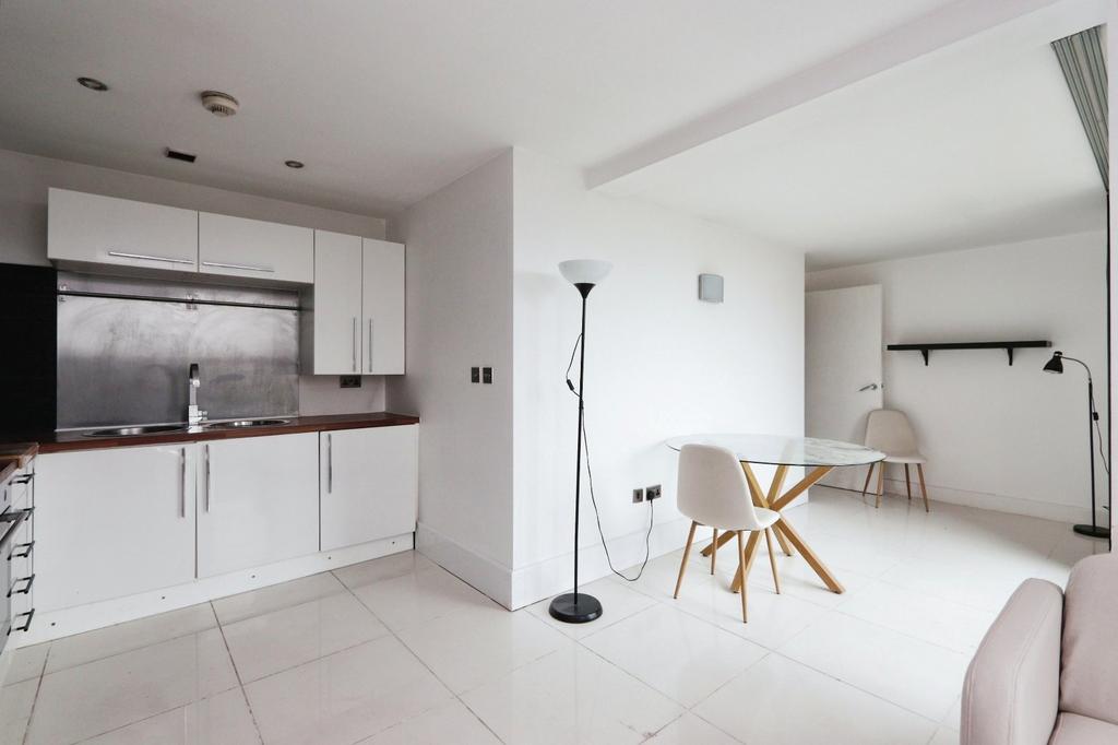 Apartment in Sheffield, South Yorkshire - View 4