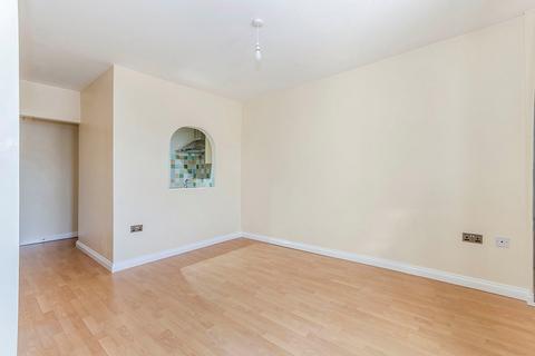 2 bedroom flat to rent, Station Road North, Southampton SO40