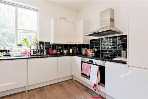 2 bedroom apartment to rent, NW3