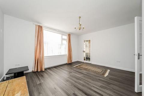 3 bedroom end of terrace house for sale, Tine Road, Chigwell IG7