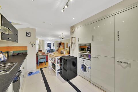 4 bedroom end of terrace house for sale, Hale End Road, Walthamstow E17