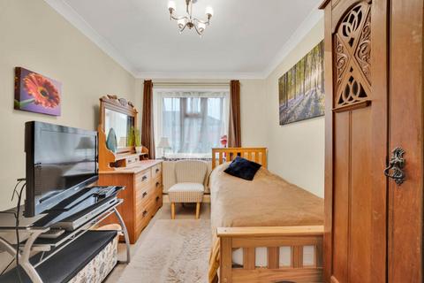 4 bedroom detached house for sale, Hale End Road, London E17