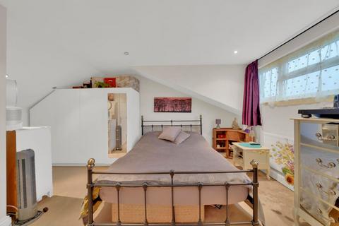 4 bedroom detached house for sale, Hale End Road, London E17