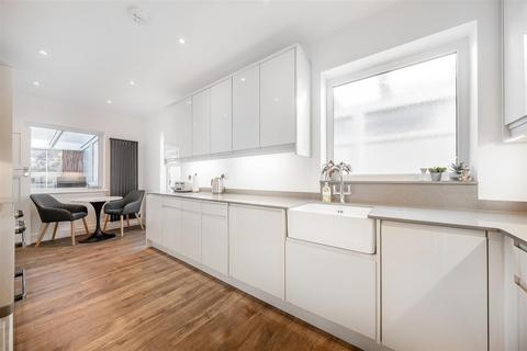156 Poverest Road, Petts Wood, Orpington, BR5 1GU