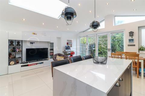 3 bedroom semi-detached house for sale, Old Fold View, Barnet EN5