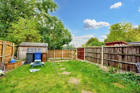 3 bedroom terraced house for sale, Cornwallis Close, Long Eaton