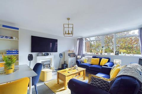 1 bedroom flat for sale, King Edward Avenue, Worthing, BN14 8DS