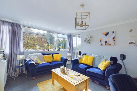 1 bedroom flat for sale, King Edward Avenue, Worthing, BN14 8DS