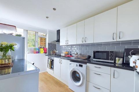 1 bedroom flat for sale, King Edward Avenue, Worthing, BN14 8DS