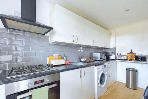 1 bedroom flat for sale, King Edward Avenue, Worthing, BN14 8DS