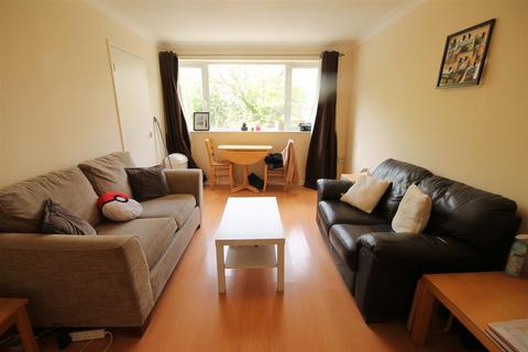 2 bedroom flat to rent, Lonsdale Court, Lonsdale Terrace, Newcastle Upon Tyne