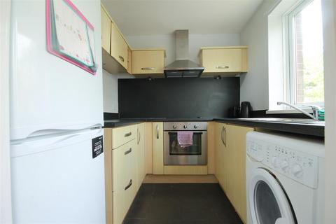 2 bedroom flat to rent, Lonsdale Court, Lonsdale Terrace, Newcastle Upon Tyne