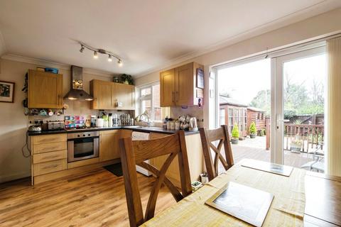 56 Addison Close, Exeter, EX4 1SL