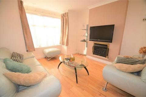 3 bedroom semi-detached house to rent, Ellesmere Avenue, Mill Hill, NW7