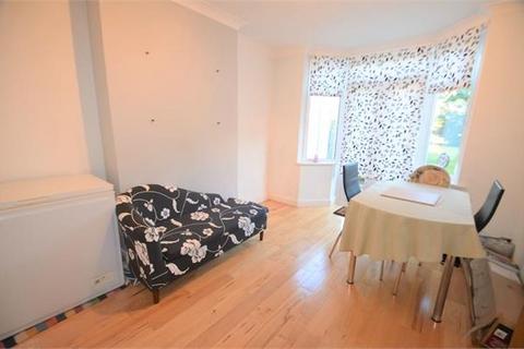 3 bedroom semi-detached house to rent, Ellesmere Avenue, Mill Hill, NW7