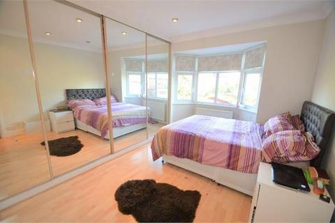 3 bedroom semi-detached house to rent, Ellesmere Avenue, Mill Hill, NW7