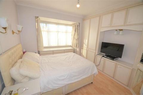 3 bedroom semi-detached house to rent, Ellesmere Avenue, Mill Hill, NW7