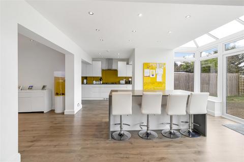 197 Churchgate Road, Cheshunt, Waltham Cross, EN8 9EJ