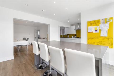 197 Churchgate Road, Cheshunt, Waltham Cross, EN8 9EJ