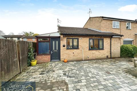 2 bedroom semi-detached bungalow for sale, Clover Close, Stratford upon Avon