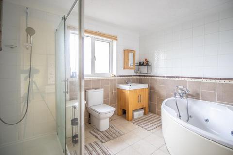 4 Beach Court, Great Wakering, Southend-on-sea, SS3 0DS