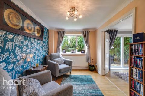 40 Barwell Way, Witham, CM8 2TY