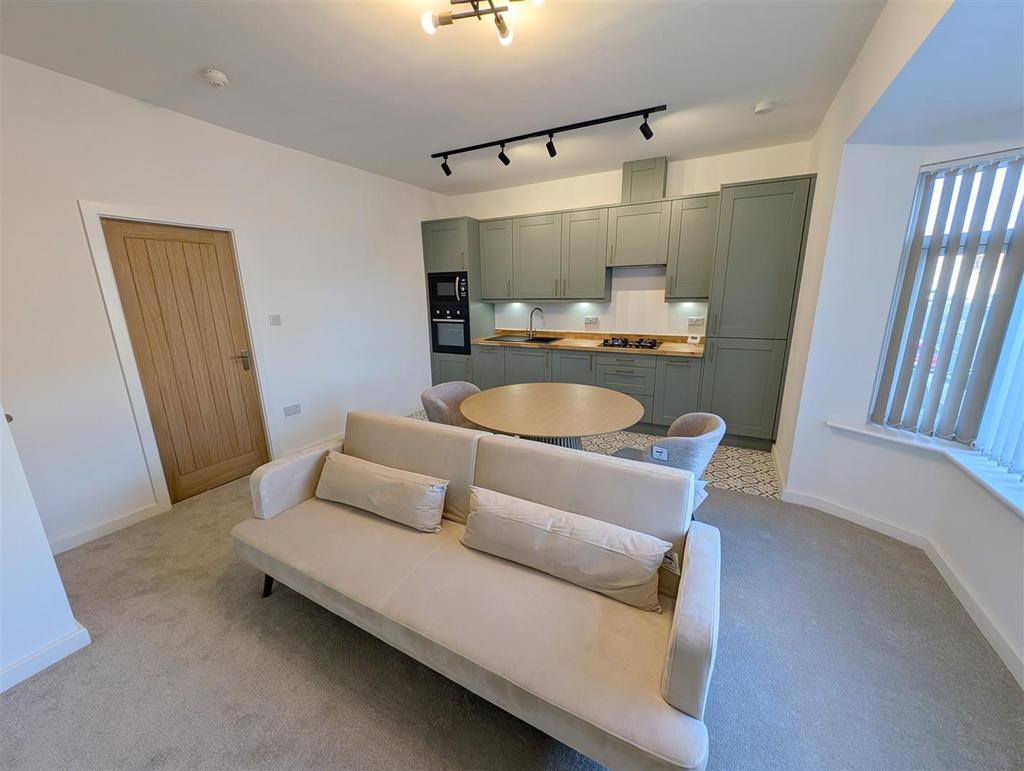 Lounge/Kitchen