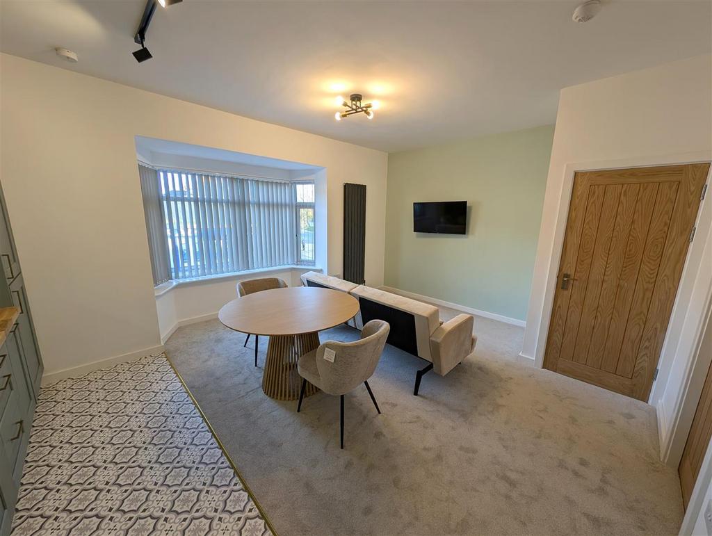 Lounge/Kitchen