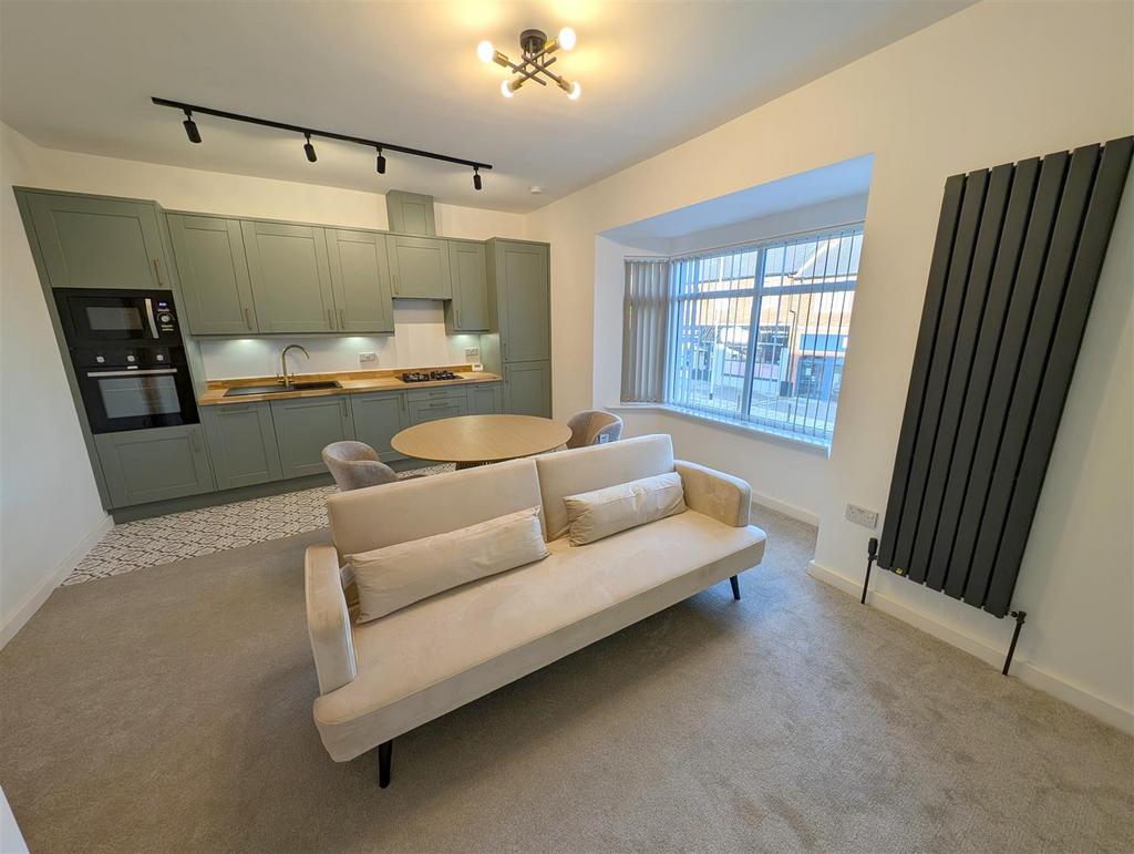 Lounge/Kitchen
