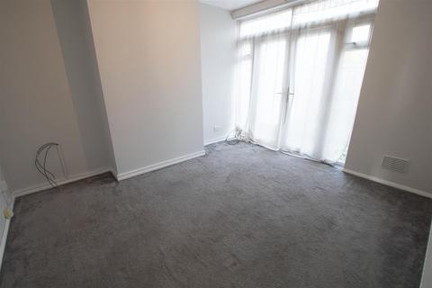 3 bedroom end of terrace house for sale, Stanford Gardens, South Ockendon RM15