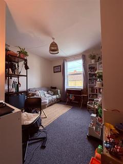 2 bedroom maisonette for sale, Pall Mall, Leigh-On-Sea SS9