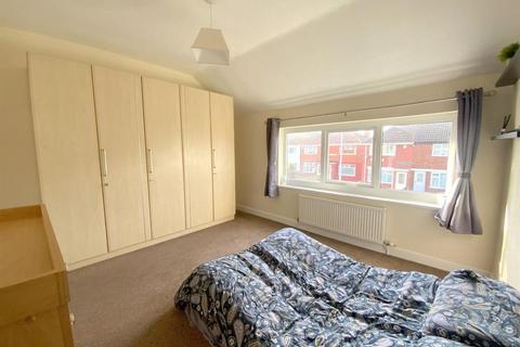 25 Helene Grove, Grimsby, DN32 8JX