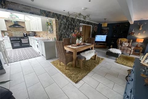 4 bedroom end of terrace house for sale, Cheapside West, Rayleigh, Essex, SS6