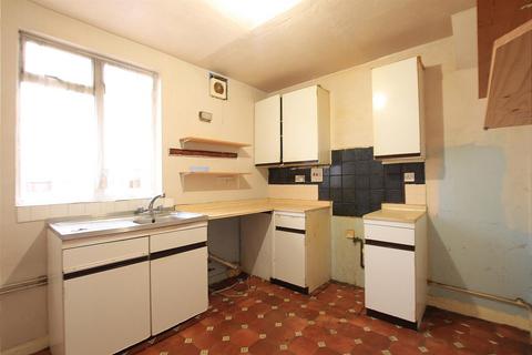 3 bedroom terraced house for sale, West Avenue, Southall UB1