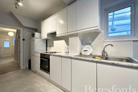 undefined, Slewins Lane, Hornchurch, RM11