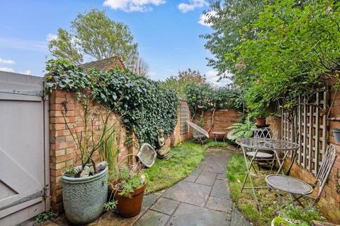 30 Bleachfield Street, Alcester, B49 5BA