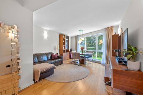 2 bedroom apartment for sale, Parkside Court, Weybridge, KT13