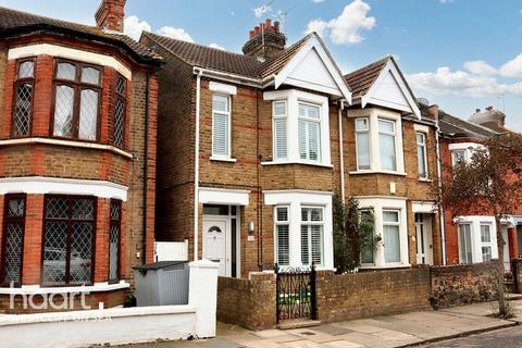 3 bedroom end of terrace house for sale, Oban Road, Southend-on-Sea