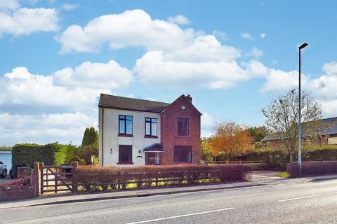 4 bedroom detached house to rent, Warrington Road, Croft, Warrington