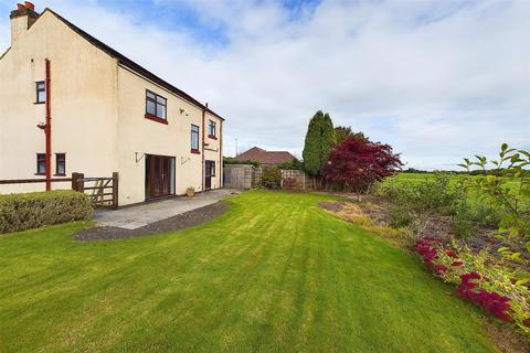 4 bedroom detached house to rent, Warrington Road, Croft, Warrington