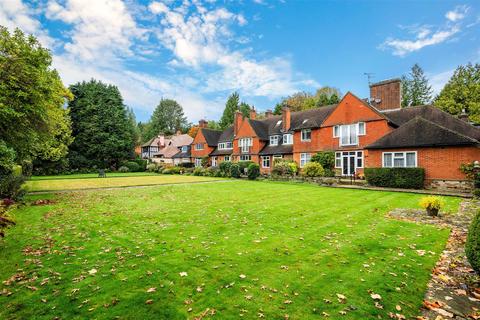 2 bedroom apartment for sale, Heath Drive, Walton On The Hill, Tadworth