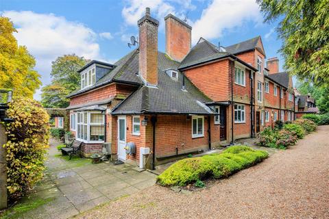 Heath Drive, Walton On The Hill, Tadworth