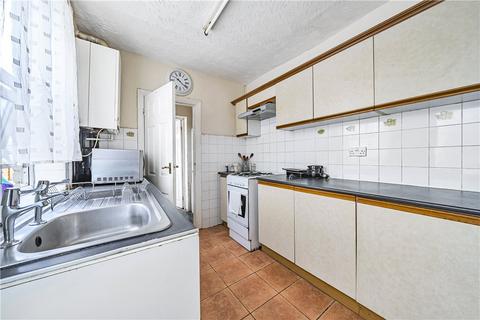 3 bedroom terraced house for sale, Desborough Avenue, High Wycombe, Buckinghamshire