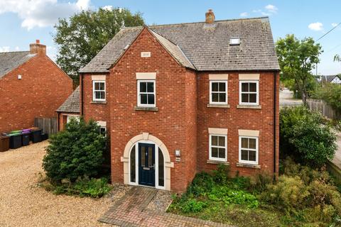 5 bedroom detached house for sale, Newark Road, North Hykeham, Lincoln, Lincolnshire, LN6