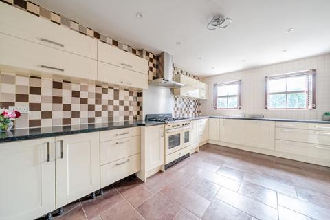 5 bedroom detached house for sale, Newark Road, North Hykeham, Lincoln, Lincolnshire, LN6